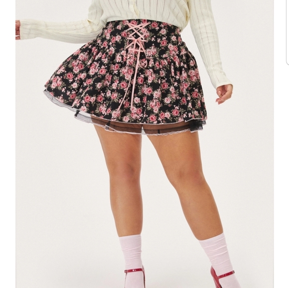 Floral Lace Up Skirt - Picture 2 of 6